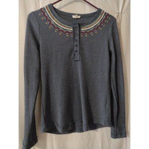 Waffle top, blue with design, size small, hem & thread